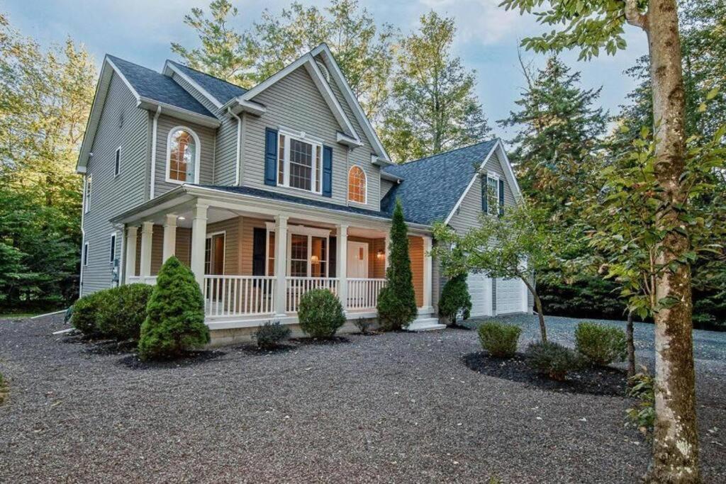 Luxury 4 Bedroom House In Pocono Mountains In Golf Course Near Lake Tobyhanna Exteriör bild