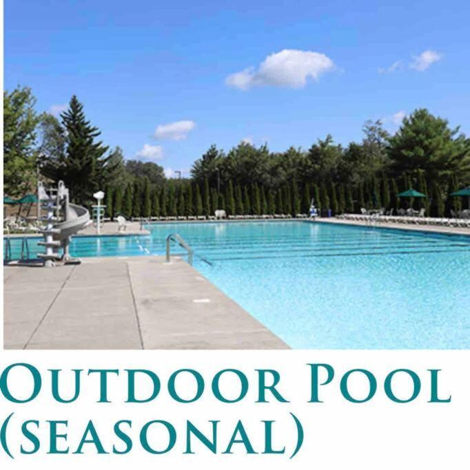 Luxury 4 Bedroom House In Pocono Mountains In Golf Course Near Lake Tobyhanna Exteriör bild