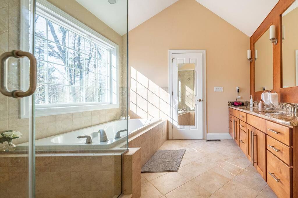 Luxury 4 Bedroom House In Pocono Mountains In Golf Course Near Lake Tobyhanna Exteriör bild