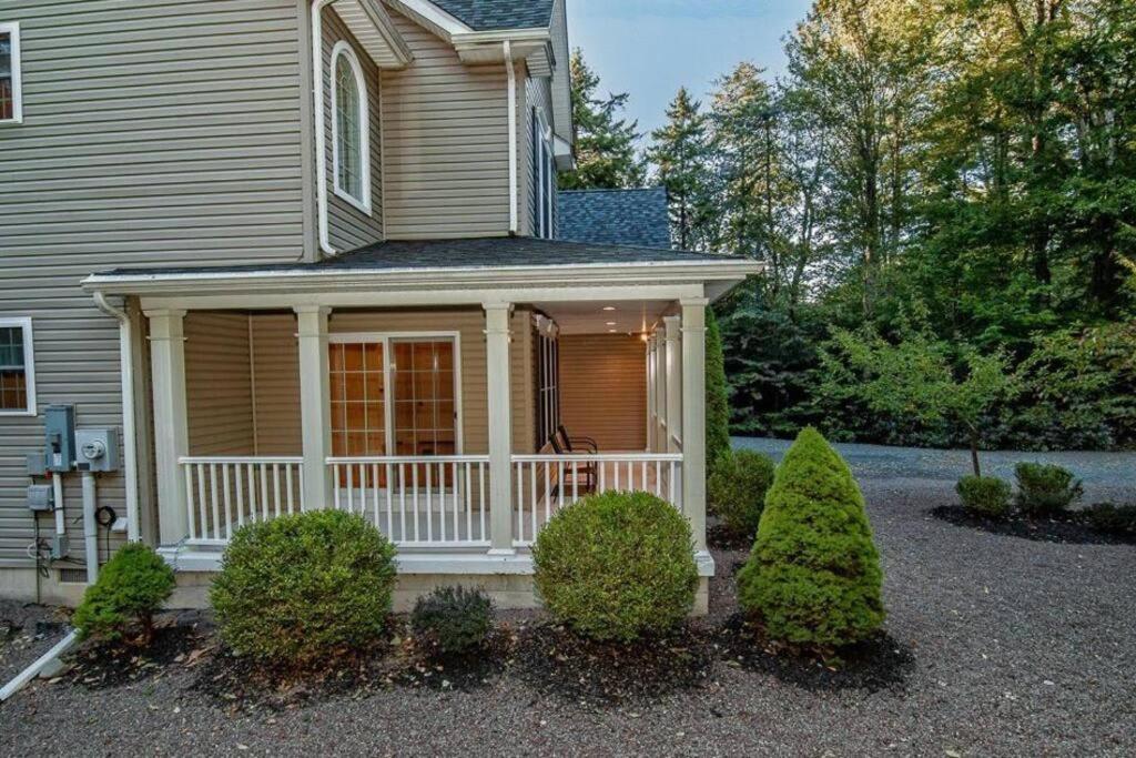 Luxury 4 Bedroom House In Pocono Mountains In Golf Course Near Lake Tobyhanna Exteriör bild