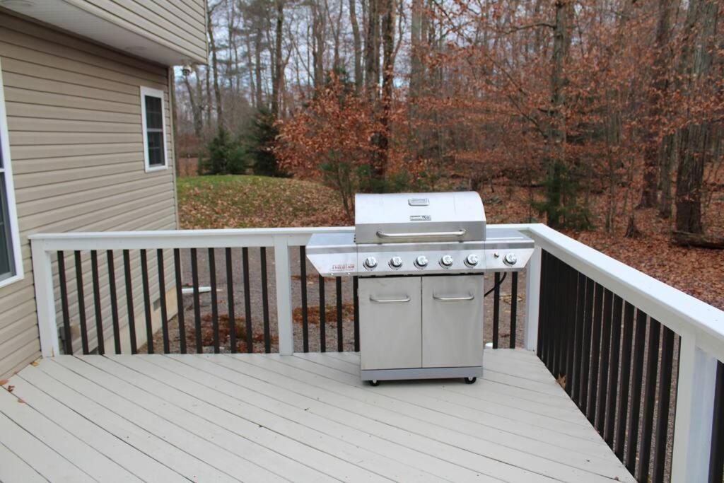 Luxury 4 Bedroom House In Pocono Mountains In Golf Course Near Lake Tobyhanna Exteriör bild