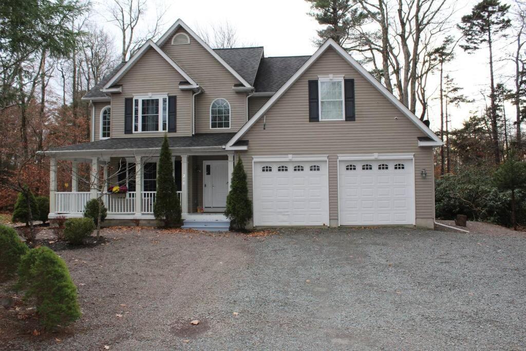 Luxury 4 Bedroom House In Pocono Mountains In Golf Course Near Lake Tobyhanna Exteriör bild